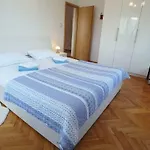 شقة Ana